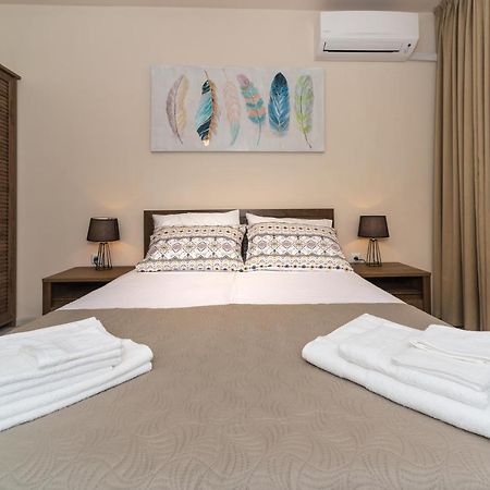 Alma Apartment - Stylish 1Bd Flat With Balcony By Flat Mаnager Plovdiv Esterno foto